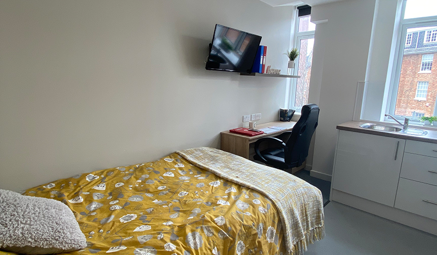 Renaissance House standard studio in Leicester