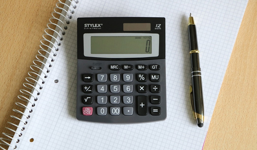 Leicester student working out savings