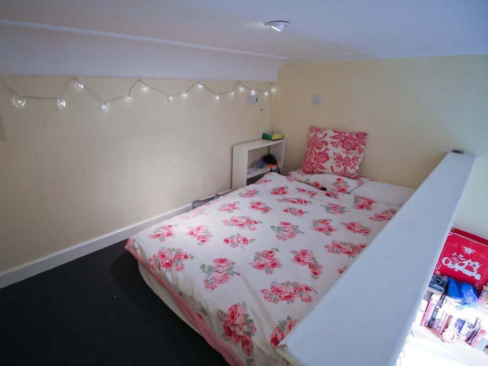 Radmoor House Loughborough Student mezzanine rooms - Bedroom