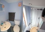 Radmoor House Loughborough Student mezzanine rooms - En suite shower, sink and toilet